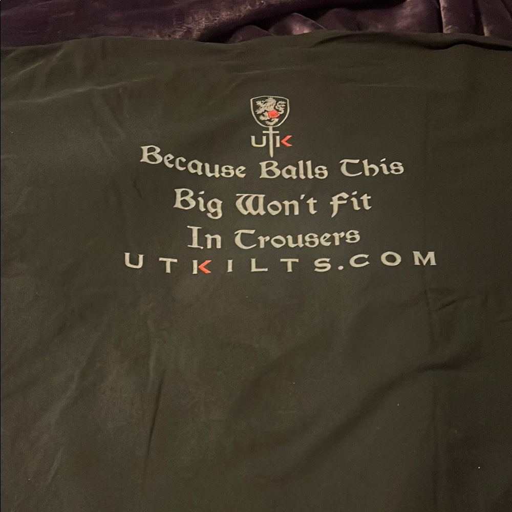 3xl because balls this big won't fit in trousers mens UT Kilts Black T-Shirt euc